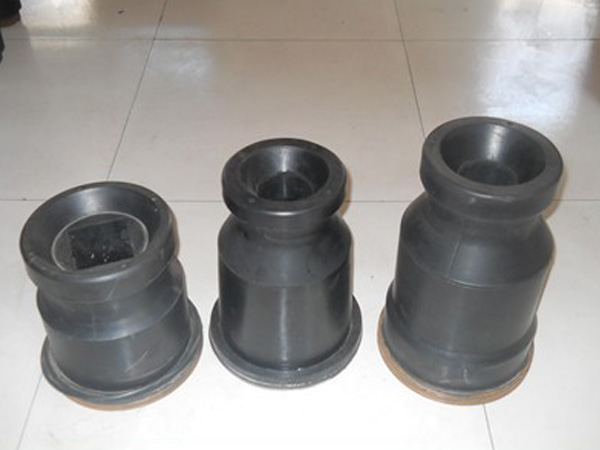 旋轉(zhuǎn)自封膠芯--Revolving self sealing rubber core.jpg